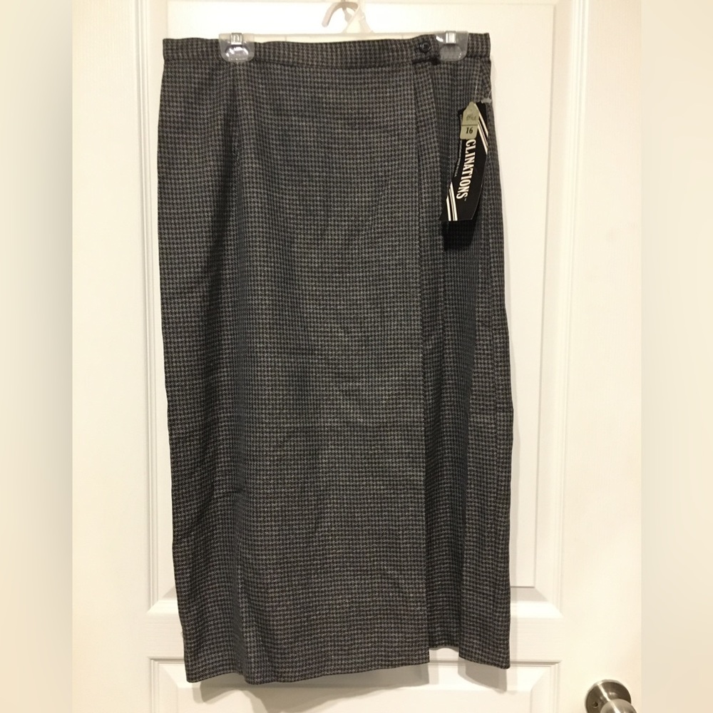 Inclinations Long, Black/Charcoal/Gray Houndstooth Wrap Skirt. Size 16